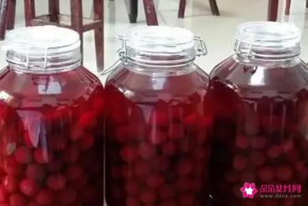 杨梅酒应该如何自制