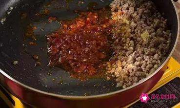 正宗刀削面卤子的做法