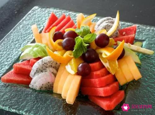 最简单漂亮的水果拼盘