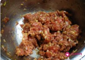 家庭制作猪肉丸子做法