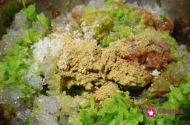 家庭制作猪肉丸子做法