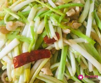 韭黄炒肉丝的做法