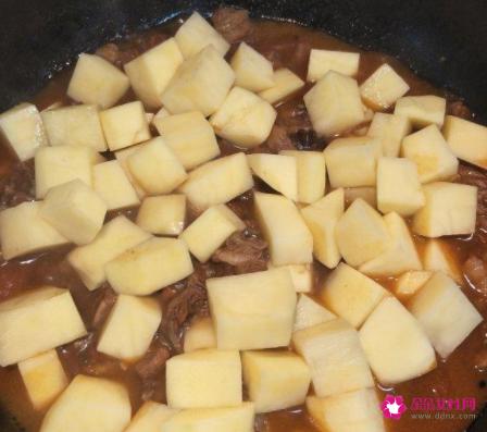 牛肉炖土豆怎么炖好吃又烂