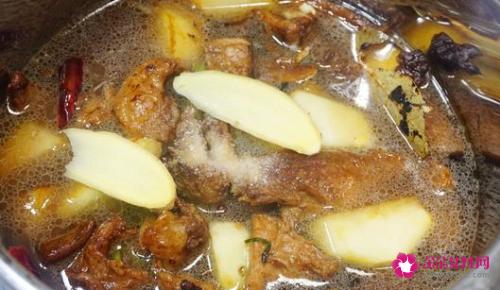 牛肉炖土豆怎么炖好吃又烂