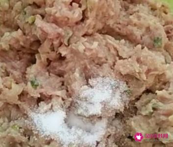 猪肉丸子的做法最正宗的做法