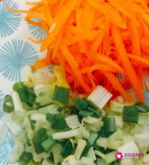 生滚牛肉蛋花粥的做法