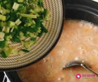 生滚牛肉蛋花粥的做法