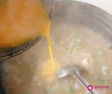 生滚牛肉蛋花粥的做法