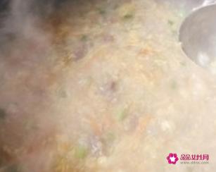 生滚牛肉蛋花粥的做法