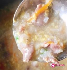 生滚牛肉蛋花粥的做法