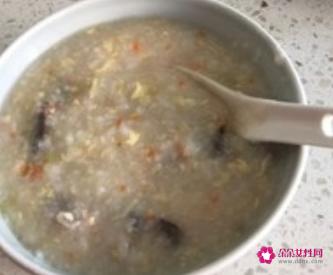 生滚牛肉蛋花粥的做法