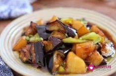 家常土豆炖茄子的做法