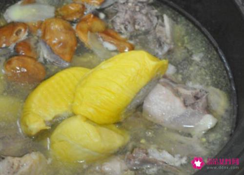 榴莲煲鸡汤的做法