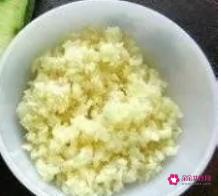 蒜泥拌茄子的家常做法