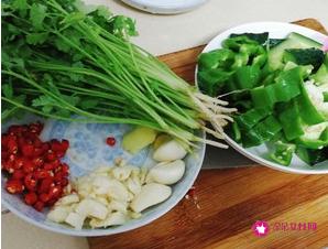 十三香小龙虾的做法