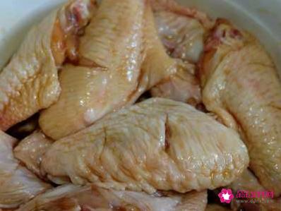 烤鸡翅怎么配料