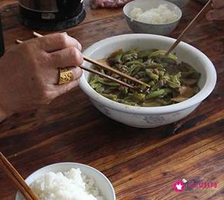 尽量不要和癌症患者密切接触