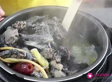 乌鸡汤的正确炖法