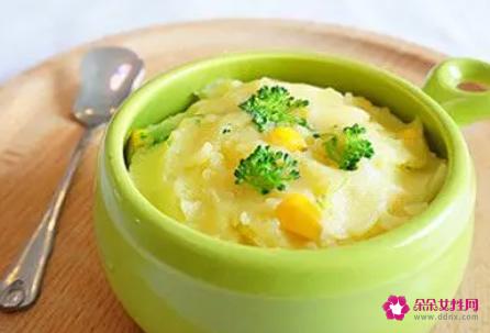 小孩发烧吃什么好