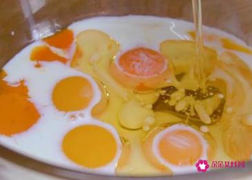 电饭煲制作蛋糕的方法与步骤