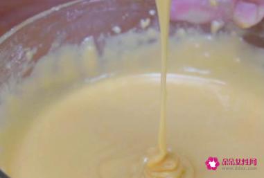 电饭煲制作蛋糕的方法与步骤