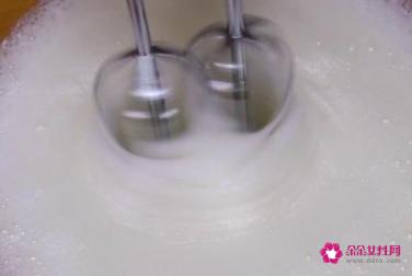 电饭煲制作蛋糕的方法与步骤