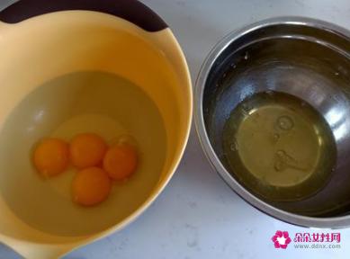 电饭煲制作蛋糕的方法与步骤