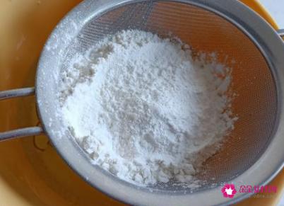 电饭煲制作蛋糕的方法与步骤