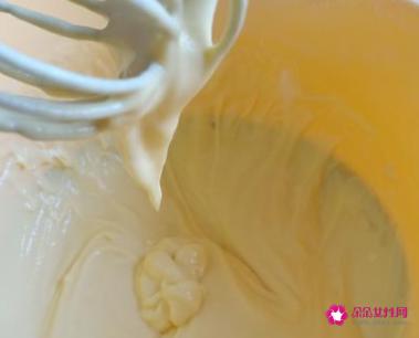 电饭煲制作蛋糕的方法与步骤