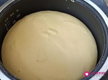 电饭煲制作蛋糕的方法与步骤