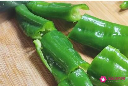 虎皮青椒的做法步骤