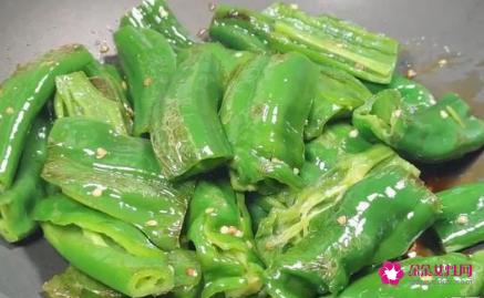 虎皮青椒的做法步骤