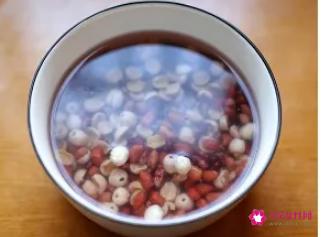 八宝粥的配料和制作方法