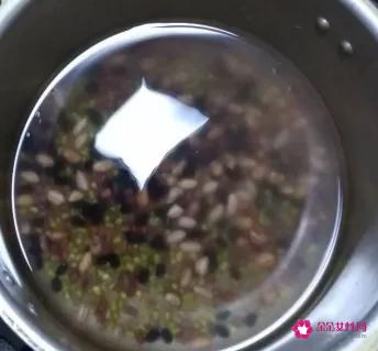 八宝粥的配料和制作方法