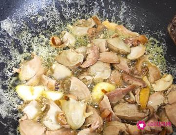 家常河蚌肉的做法