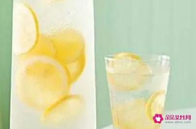 柠檬水洗脸的正确方法