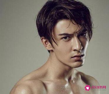 一个男生喜欢你的表现有哪些