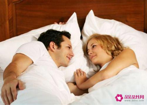 男生抱着女生睡是否会控制得住