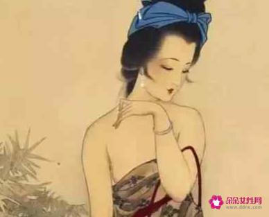 形容女人风韵犹存的古诗句