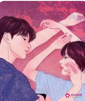 男生拥抱时突然用力一下