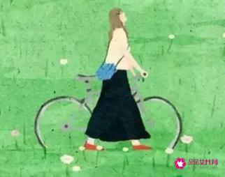 一个女孩主动找你聊天什么意思