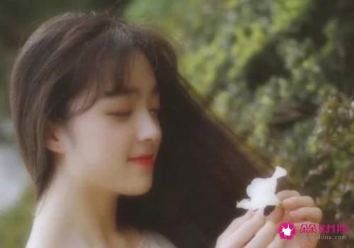 男生和你接吻伸舌头是什么原因