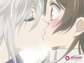 一个男人吻你脖子代表什么