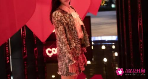 和女朋友约会怎样做比较浪漫