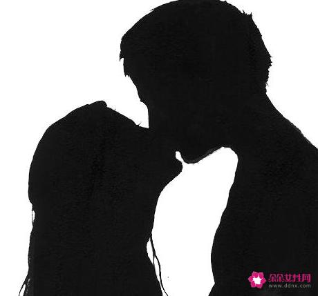 男人吻你脖子代表什么的