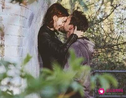 把男生撩到脸红套路