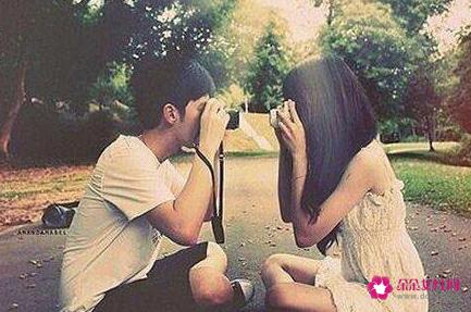 男生摸你的小肚子代表什么