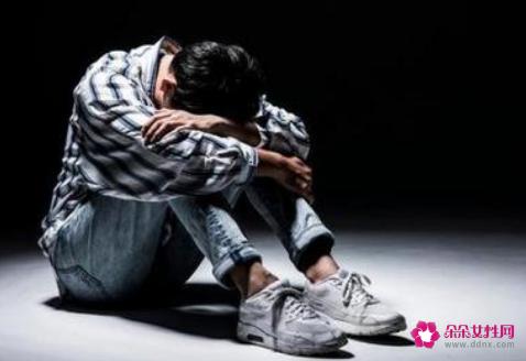 男生忍住不睡你