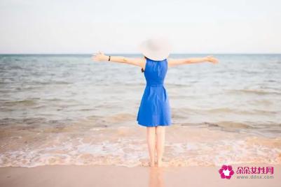 面无表情的女人性格