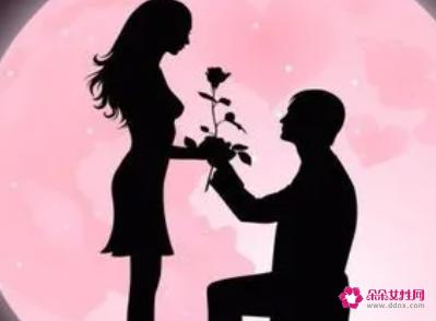 跟女孩子聊天的话题有哪些